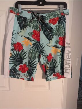 Hurley Tropical Floral Board Shorts - Mint & Red
